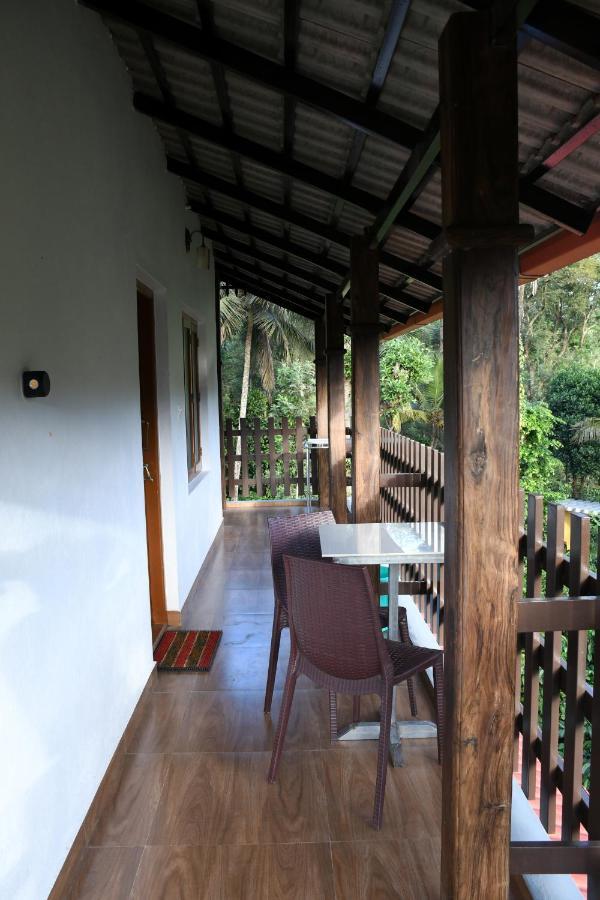 River View Guest House 마디케리 외부 사진